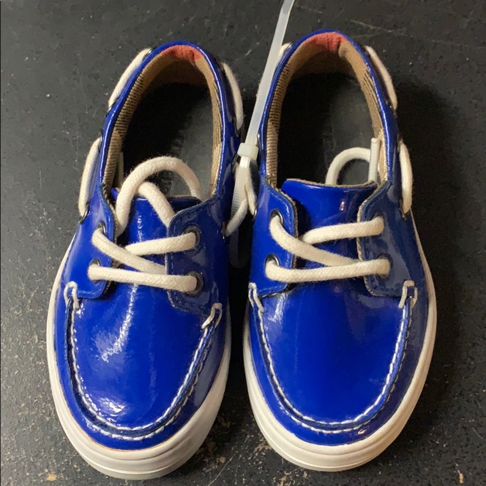Burberry boat shoes
